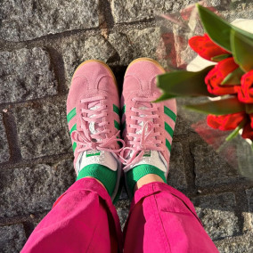 Adidas gazelle true pink hotsell