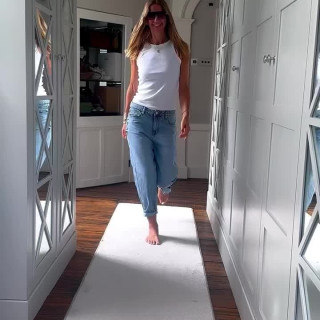 Instagram post by peacocks_fashion