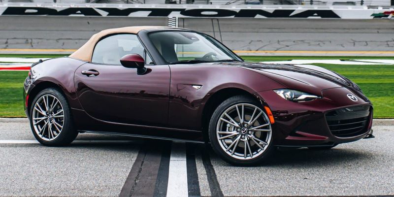 2022 Mazda MX-5 RF Hard Top Convertible Roadster | Mazda Canada