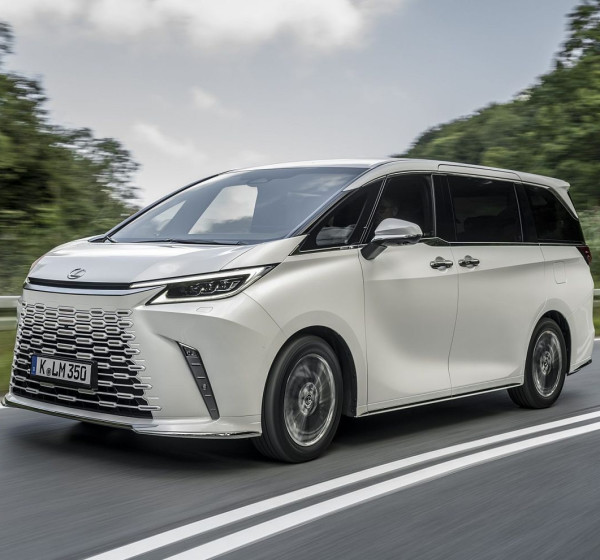 Review post by Lexus Magazine