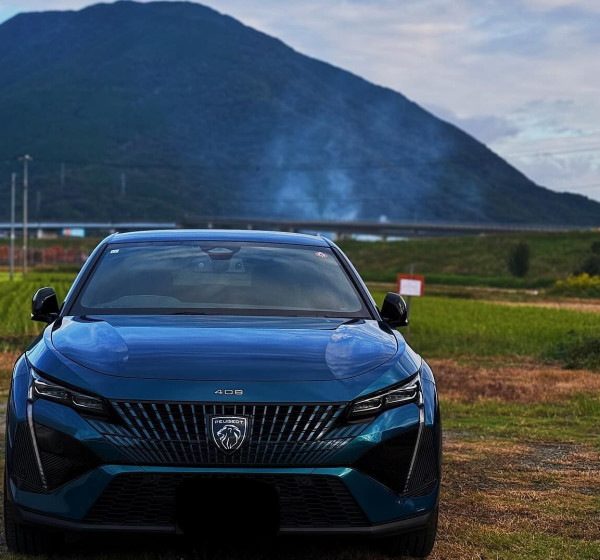 Instagram post by peugeot408_r